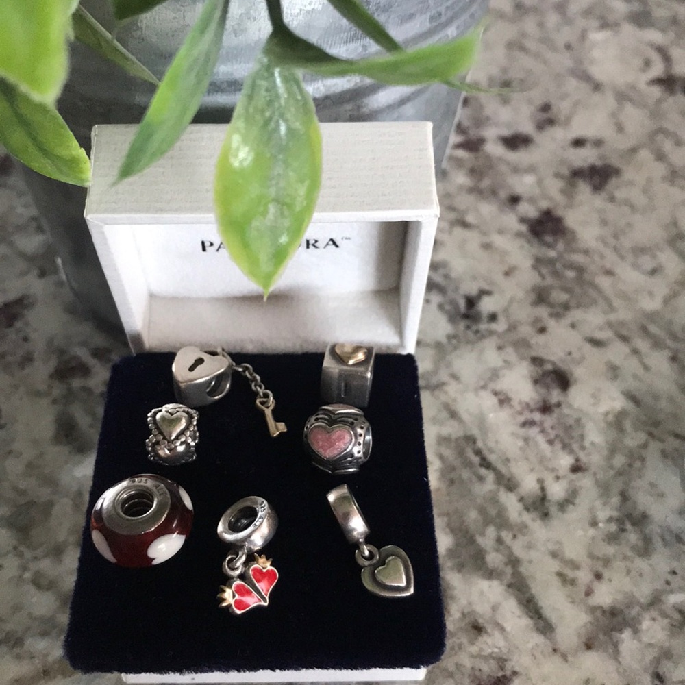 7 Pandora charms Heart key❤️